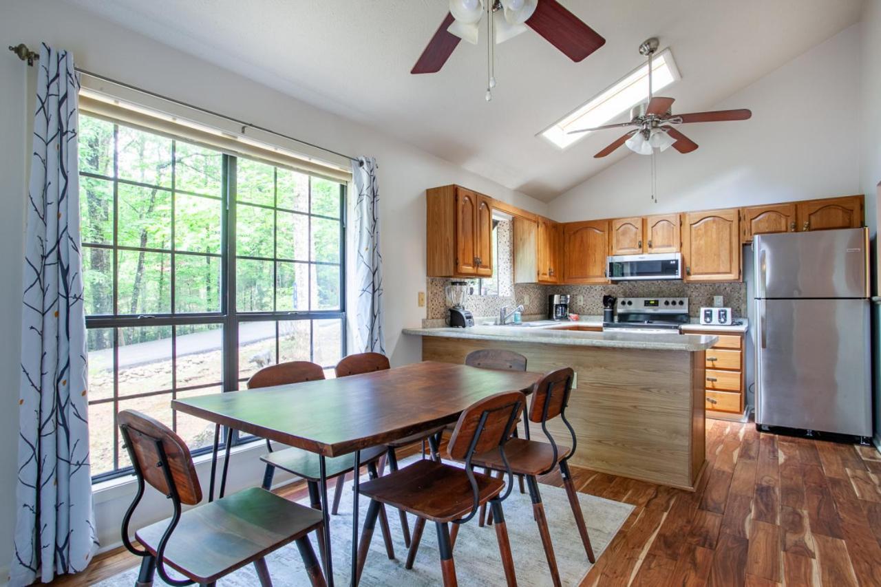 Little Cub Cottage - Mtn Views & Community Pools Gatlinburg Εξωτερικό φωτογραφία