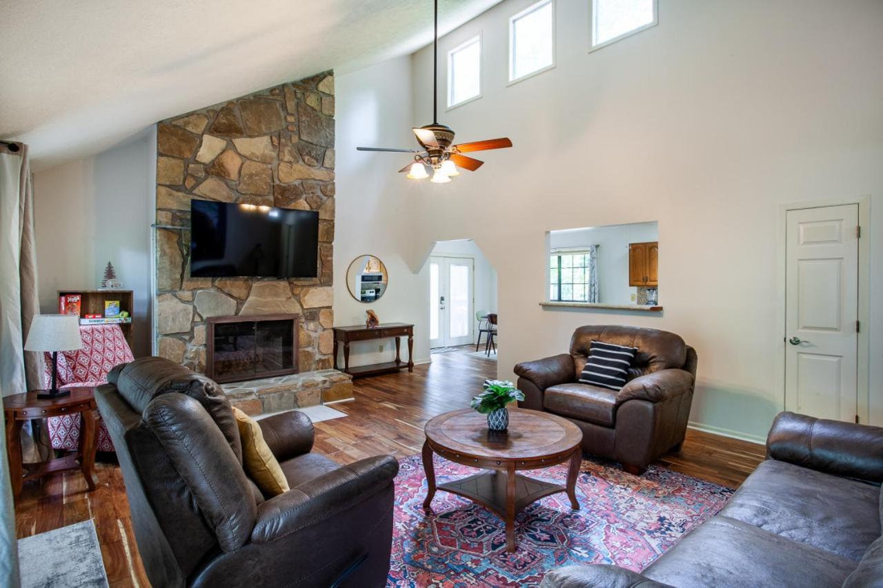 Little Cub Cottage - Mtn Views & Community Pools Gatlinburg Εξωτερικό φωτογραφία