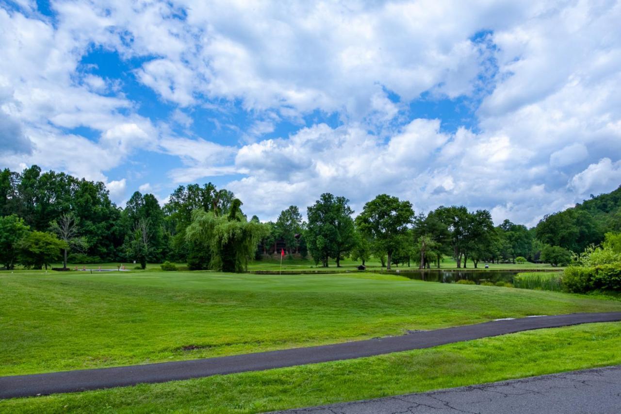 Little Cub Cottage - Mtn Views & Community Pools Gatlinburg Εξωτερικό φωτογραφία