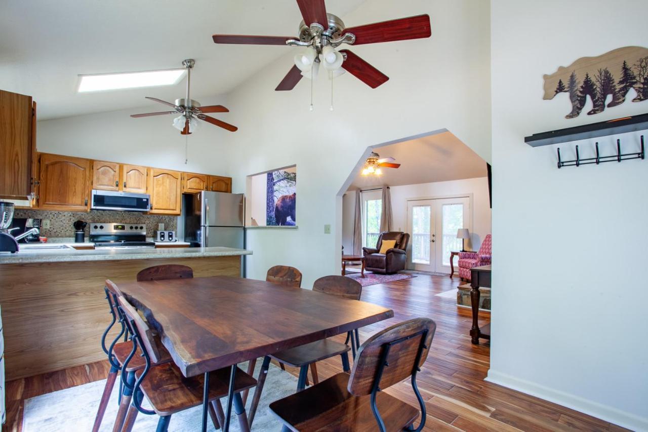 Little Cub Cottage - Mtn Views & Community Pools Gatlinburg Εξωτερικό φωτογραφία
